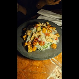 ENSALADAS - ENSALADA CÉSAR ASADA