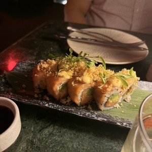 SUSHIS - FIERY SALMON