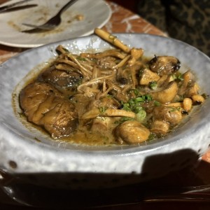RAVIOLIS DE HONGOS AHUMADOS