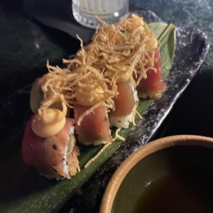SUSHIS - SPICY TROPIC TUNA
