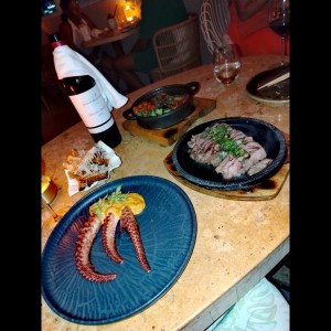 PULPO A LA Parrilla y Rib Eye