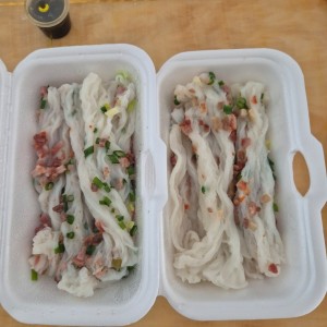 Cheung fun con puerco asado