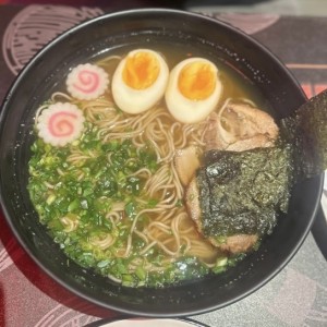 Platos Fuertes - Naruto ramen
