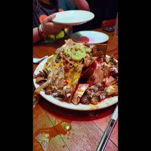 Entradas - Nachos chingones
