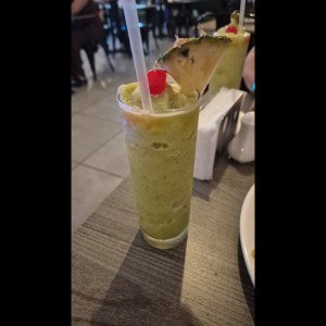 limonada con hierba buena