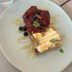 Brioche Toast y Frutos Rojos