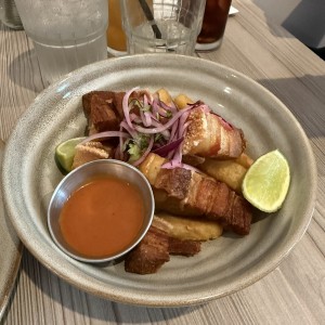Pork belly y yuquita