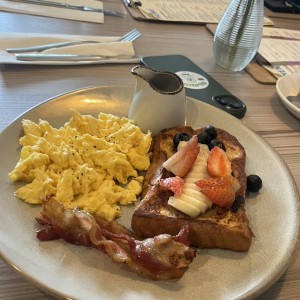 Brioche Toast y Frutos Rojos