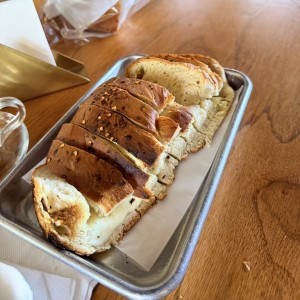 Hot 'n' Spicy Cheesebread