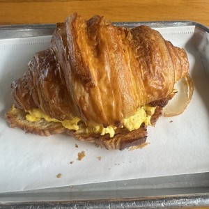 Croissant de Tocino y Huevo