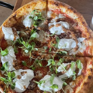Pizza burrata