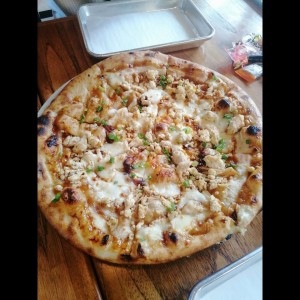 Pizza de pollo y bbq