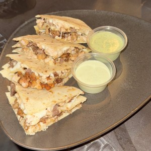 Platos Fuertes - QUESADILLAS MIXTAS