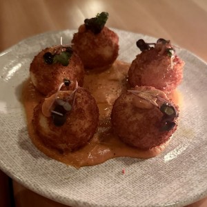 Croquetas de papa $13