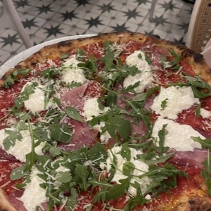 Pizza speck e stracciatella