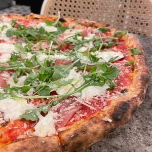 Pizzas Rojas - Speck e Stracciatella