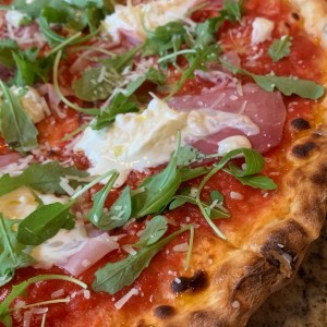 Pizzas Rojas - Speck e Stracciatella