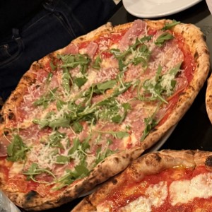 Pizzas Rojas - Prosciutto e Rucula