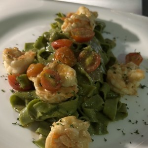Fettuccini de Spinaci con Gamberi