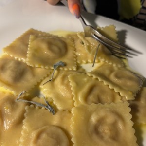 Primi Piatti - Ravioli di Zucca