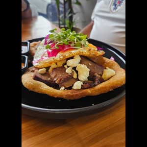 HOJALDRA BRISKET AL ESTILO AU CHEVAL