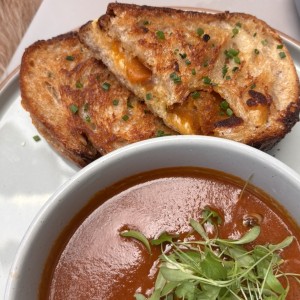 TOMATO SOUP & GRILLED CHEESE SANDWICH
