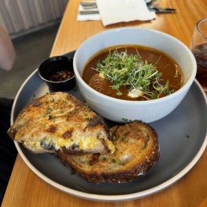 TOMATO SOUP & GRILLED CHEESE SANDWICH