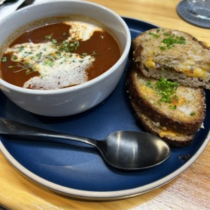 TOMATO SOUP & GRILLED CHEESE SANDWICH