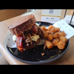 SANDOS + BURGUERS - SHAISHO BURGER