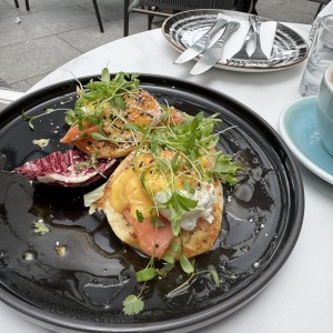 BRUNCH - TAMAGO BENEDICTINO