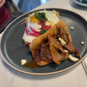 HOJALDRA BRISKET AL ESTILO AU CHEVAL