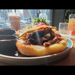 HOJALDRA BRISKET AL ESTILO AU CHEVAL