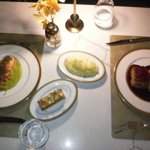 Langosta, pure trufado, chochinillo