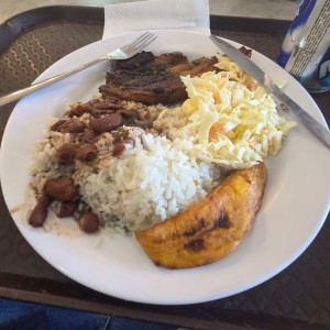 comida con costilla