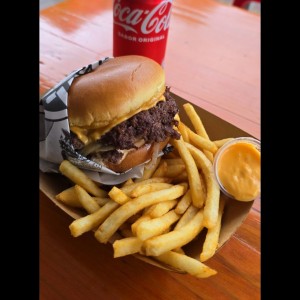 Smash Onion Burger +papas+Soda 335ml