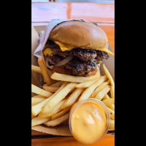 Smash Onion Burger +papas+Soda 335ml
