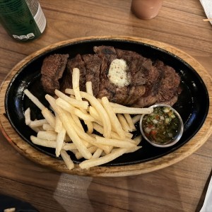 Picaña con papas fritas