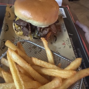 Doble cheese hurguer con bacon 
