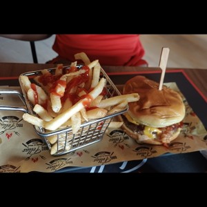 D-Cheese sencilla con Bacon 