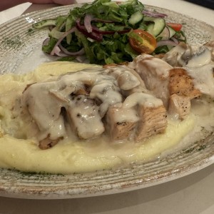Pollo en salsa de hongos