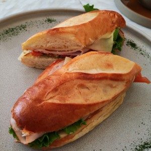 SANDWICH PAVO Y QUESO GOUDA