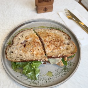 SANDWICH PAVO Y QUESO GOUDA