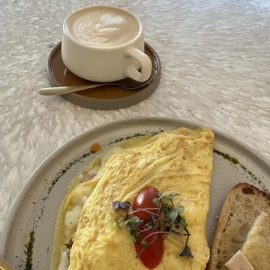 DESAYUNOS - BUNGLA OMELLETE