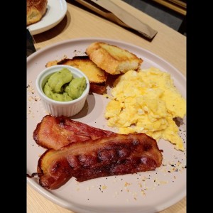 Desayunos - Omelette /bacon