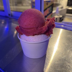 Helado pequeño 2 sabores berry y rosas 