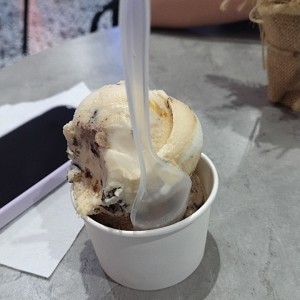 pequeño (Brownie salted caramel + brownie Nutella)