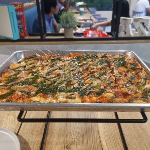 Pizza Margarita extra hongos y cabolla