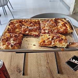 PIZZAS ESPECIALES - LA CABRADONNY