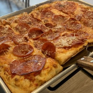 LA DONNY DE TODOS LOS PEPPERONI