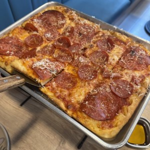 LA DONNY DE TODOS LOS PEPPERONI